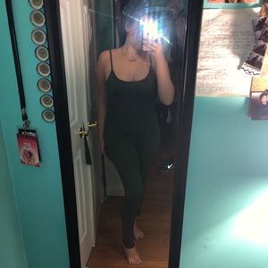 Olive green body suit 😍